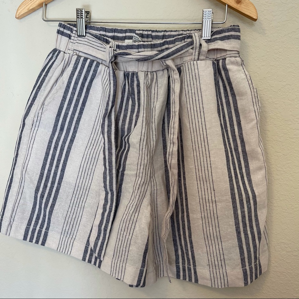 NWOT Style Me striped linen shorts